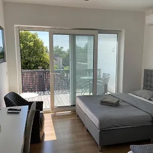 https://rezidence-eu-me-amo-suites-apartments-and-rooms.hotels-in-ljubljana.com