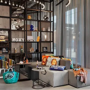 Hotel Moxy Expo, Berna